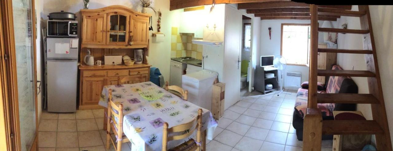 Mazet De Vacances Dans Le Domaine De L'Espai Saint-Martin-de-Brômes Exterior photo